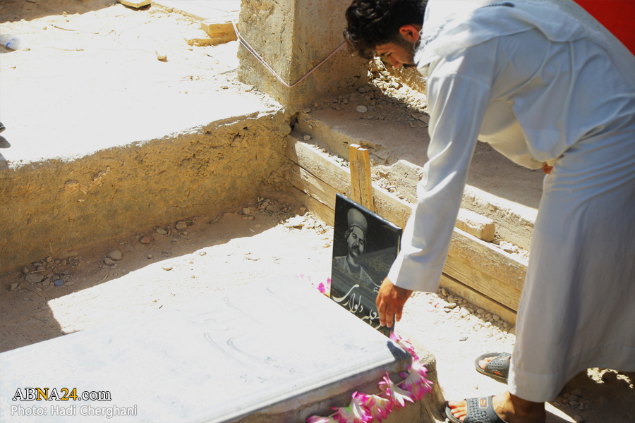 Photos: In the tomb of Martyr Rais Ali Delvari, Arbaeen missionaries narrate his story