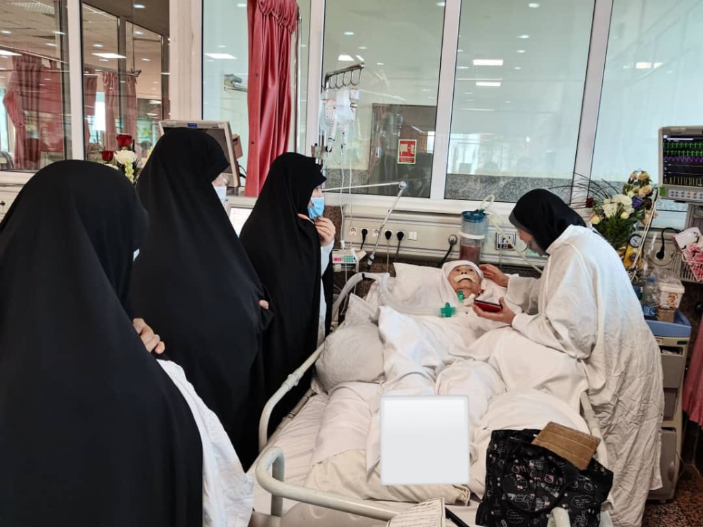 Ms. Roknabadi visited Japanese martyr's mother at hospital